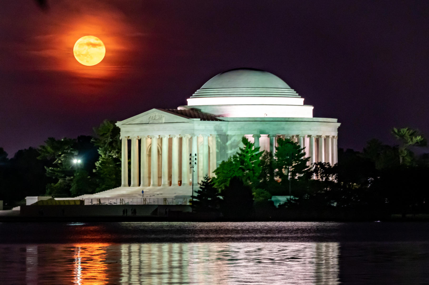 Waning Gibbons Moon, Jefferson Memorial
