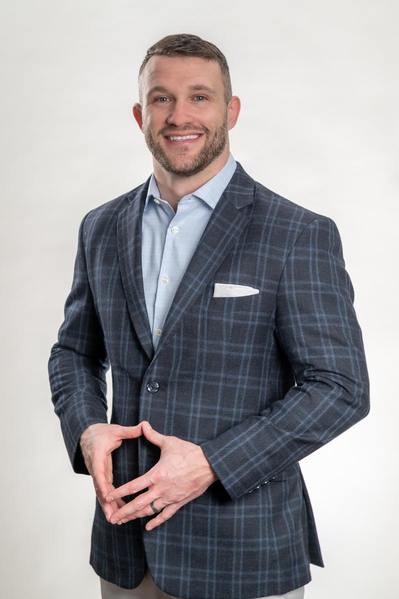 Dustin Thomas, Executive 